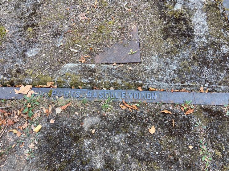 Inscription PONTS A BASCULE VOIRON