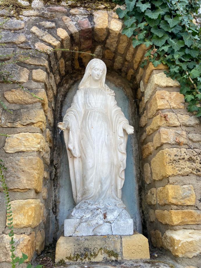Statue blanche